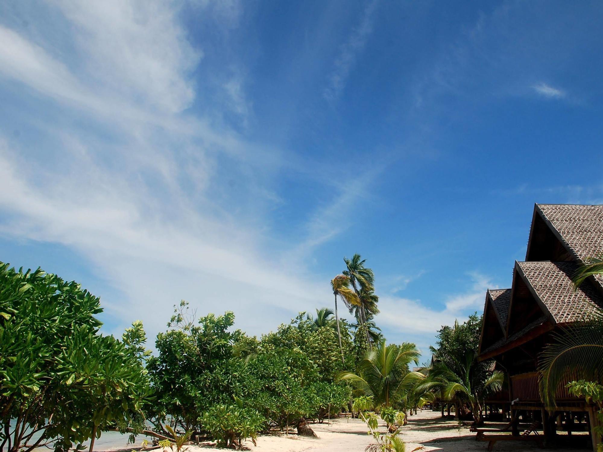 Wakatobi Patuno Diving And Beach Resort By Sahid Wanci Exterior foto